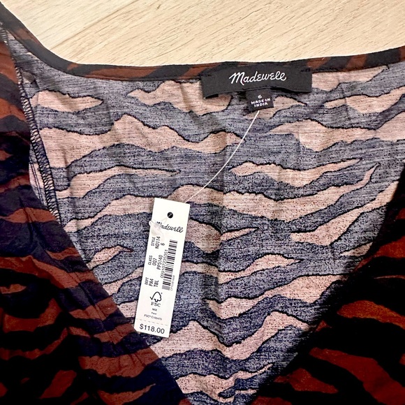 Madewell abstract print V neck mini dress. - Picture 2 of 5